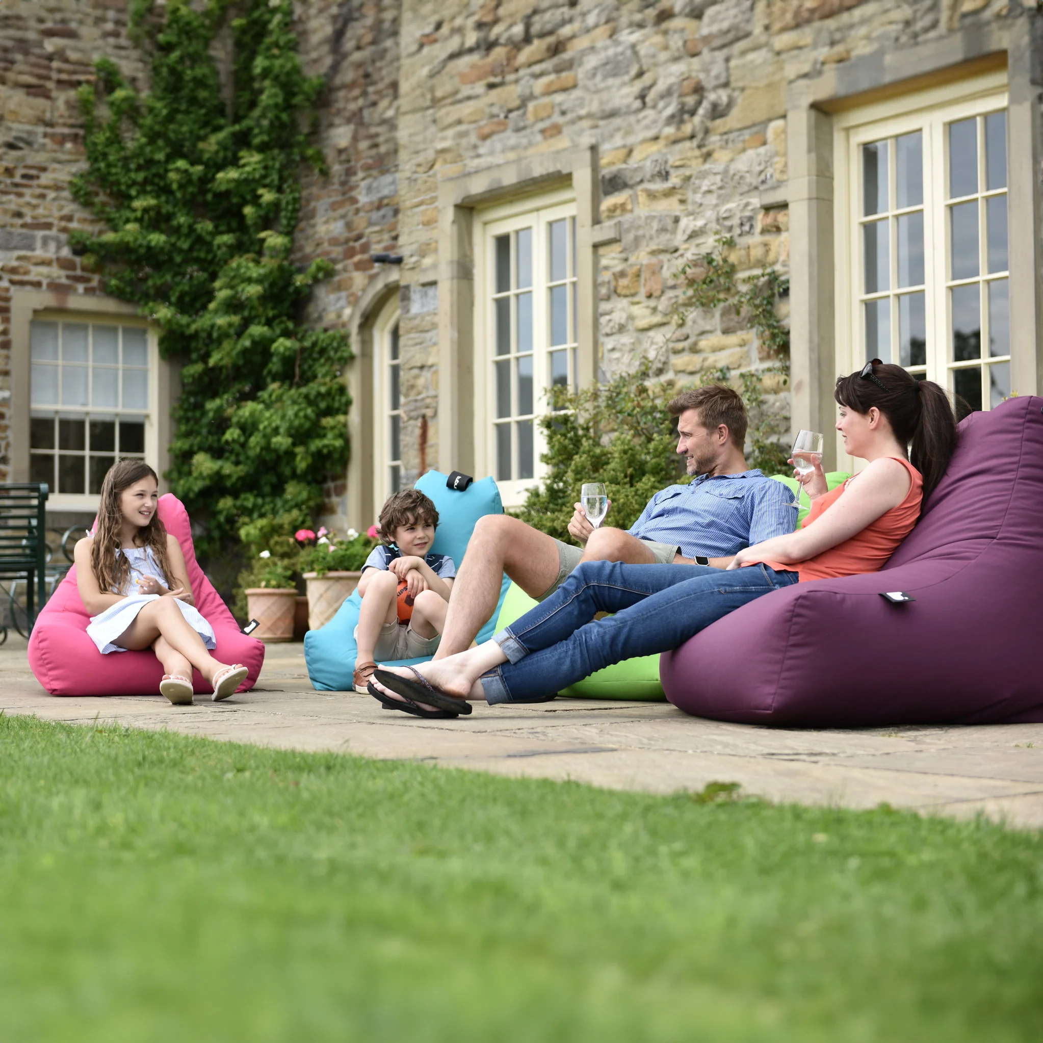 Extreme Lounging Mighty Outdoor Bean Bag - Image 3